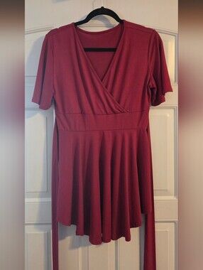 EUC Women's Wrap-Style Tunic Top in Burgundy